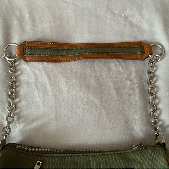 Brandy Melville green canvas shoulder bag with chain and leather strap - Picture 2 of 16